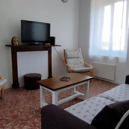 Nyaraló Le Lyseas Bousies